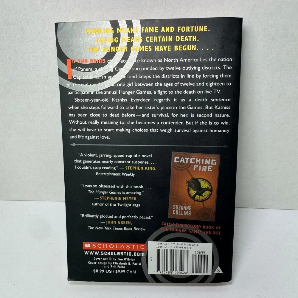 The Hunger Games Suzanne Collins Paperback Book Dystopian Young Adult‎ Novel EUC